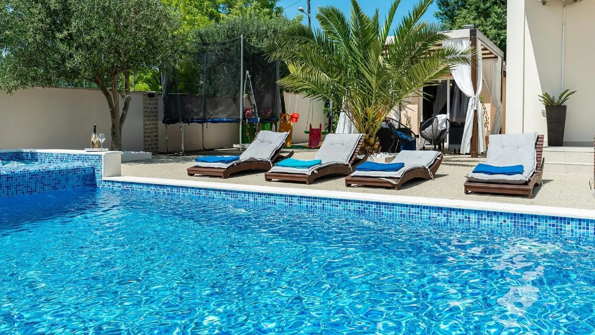 Vila Ines Near Nature Park Vrana Stankovci  Βίλα